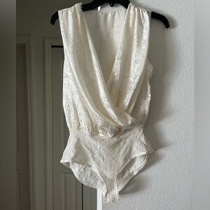 Lucie Ann vintage satin floral bodysuit size s